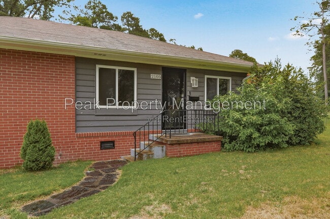 Building Photo - 2105 Fort Rice St