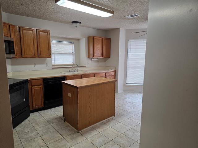 Building Photo - 4755 Hollow Tree Dr
