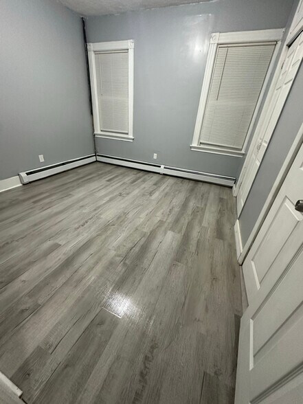 Building Photo - 106 Taylor St