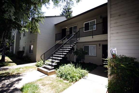 Building Photo - 1 bedroom 1 bath unit.