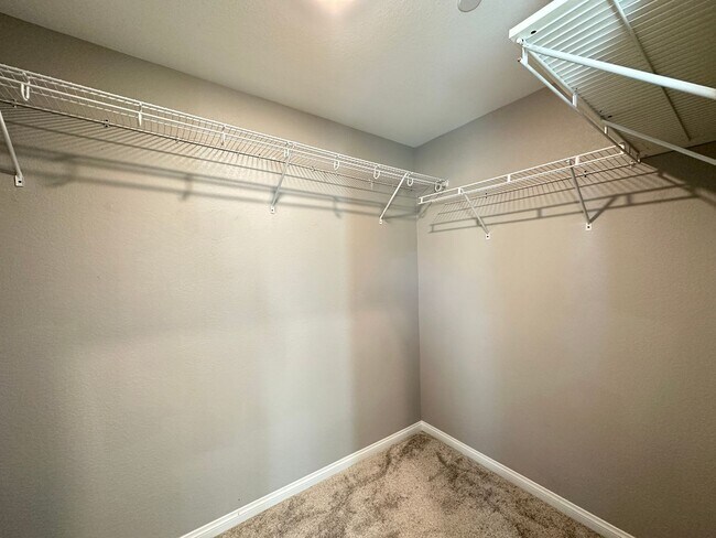 Building Photo - Montecito 60