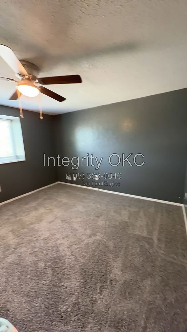 Building Photo - 2614 Elwood Dr