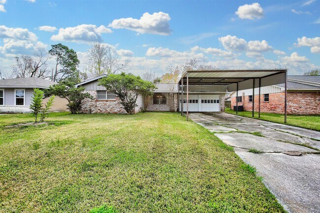 Primary Photo - 3 br, 2 bath House - 213 Pamela Dr