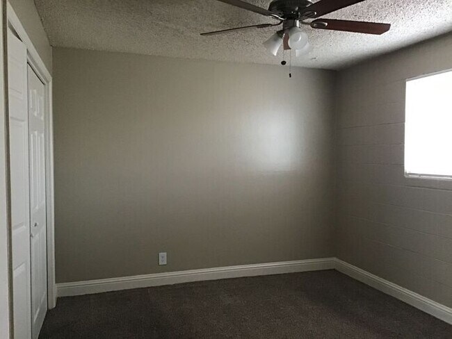 Building Photo - Cute 1 Bd, 1 BA, Downstairs Apartment. #1