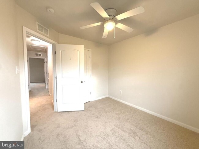 Building Photo - 189 Magellan Dr