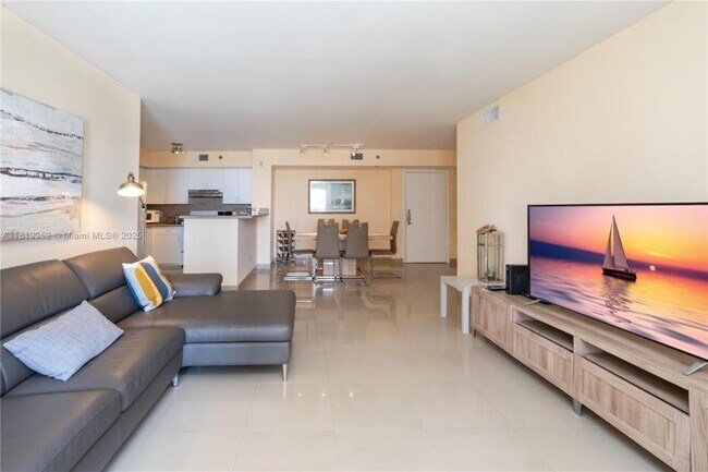 Building Photo - 2 bedroom in Aventura FL 33180