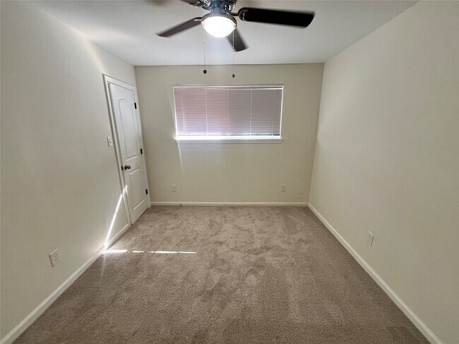Building Photo - 3538 Orange Grove Dr