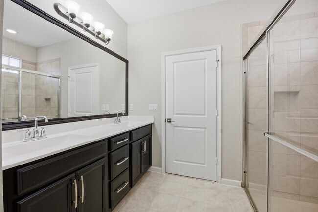 Building Photo - 4010 Tomoka Dr