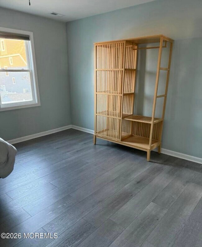 Building Photo - 40 Bay Shore Dr