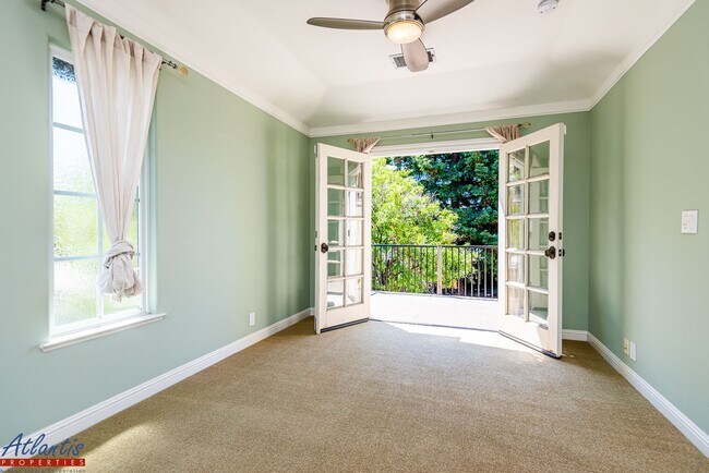 Building Photo - Stunning Cambrian Home | Desirable Neighborhood