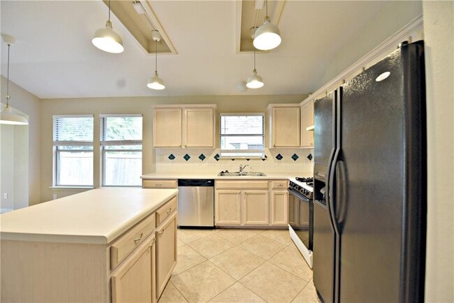 Building Photo - 3500 Kissman Dr