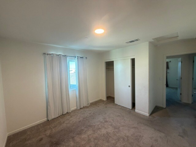 Building Photo - Newer Build, All Electric Home 5 Bedrooms, Loft, 3 bathrooms