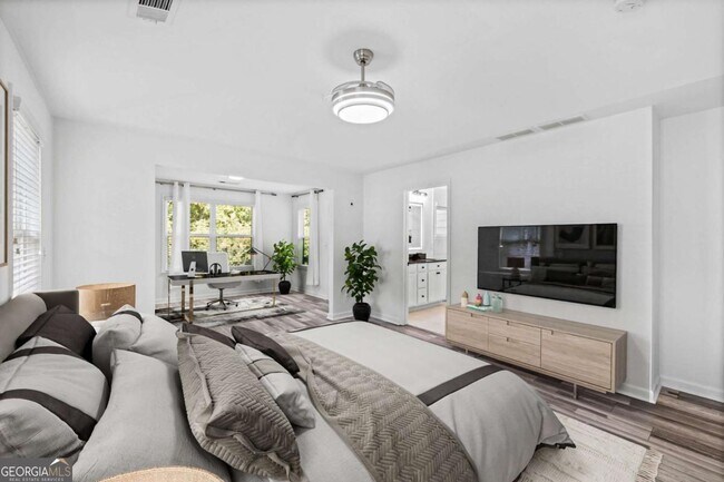 Building Photo - 4228 Laurel Creek Ct SE