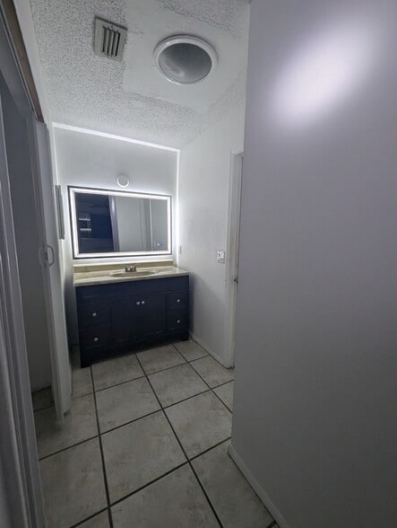 Building Photo - 8724 Tall Pine Ln