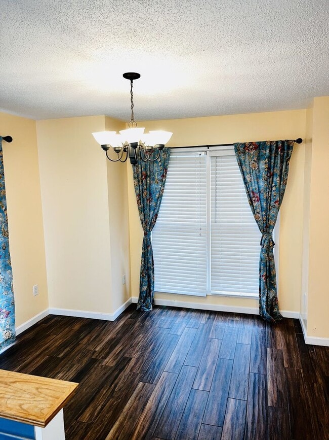 Building Photo - Townhouse in the City of Harrisonburg