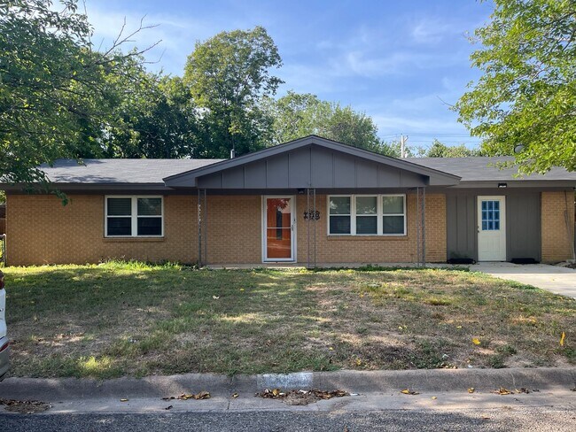 Building Photo - 1310 Westview Dr