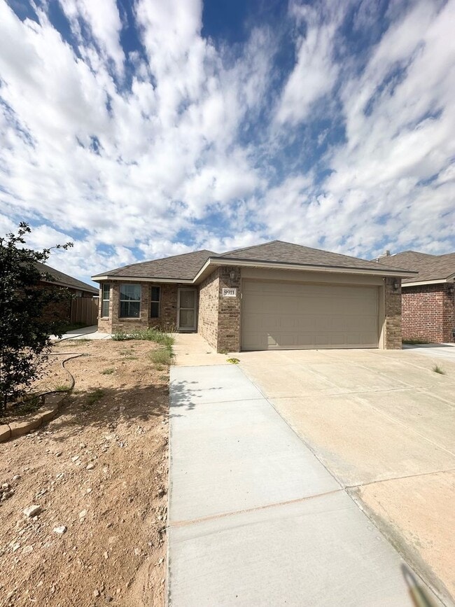 Primary Photo - 4 Bed 2 Bath Ready to Rent ASAP!