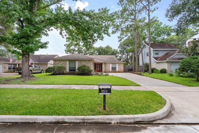 Building Photo - 611 Muirwood Ln
