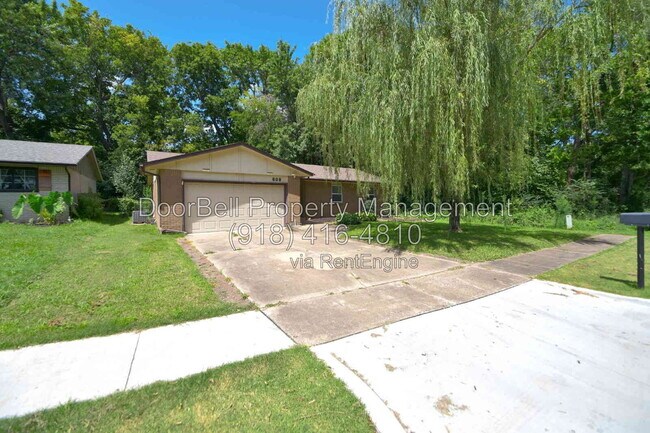 Building Photo - 608 E Toledo St