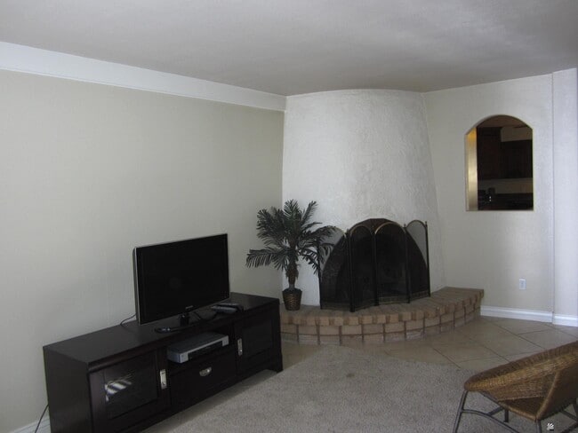 Building Photo - 2240 S Elks Ln