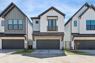 Building Photo - 9009 Wellspring Dr