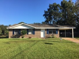 Building Photo - 2615 Demaret Dr