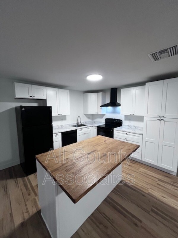 Building Photo - 2267 Norman Dr