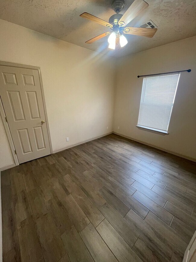 Building Photo - 2677 Stellar Way