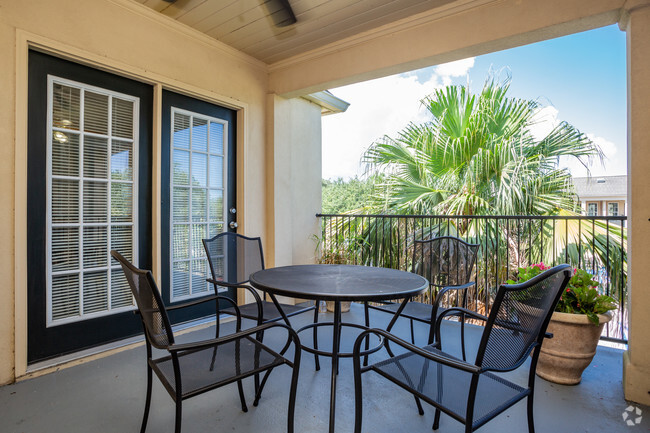 2 BR, 1.5 - 1164 SF - Georgetown of New Orleans