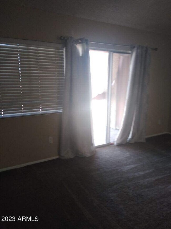 Building Photo - 7550 N 12th St