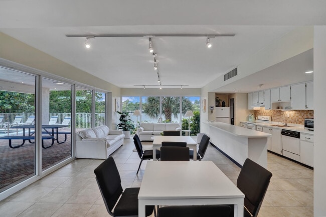 Building Photo - 3581 S Ocean Blvd