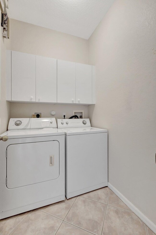 Building Photo - 4095 Sea Mist Way
