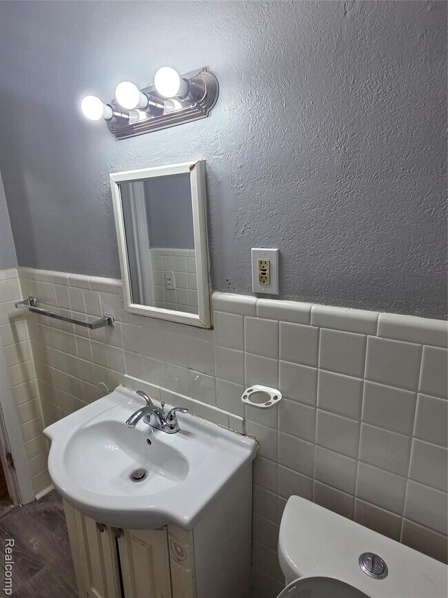 Building Photo - 16647 Rossini Dr