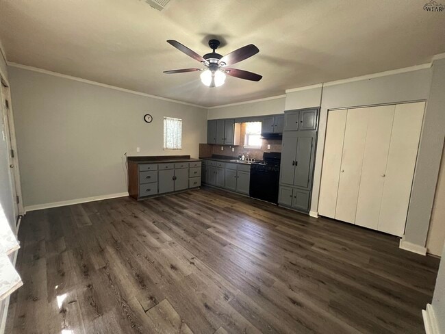 Building Photo - 610 S Bond St