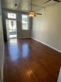 Building Photo - Great 1BD/1BA Uptown, Private Backyard, Laundry in Unit