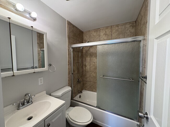 Building Photo - 716 Cranford Dr