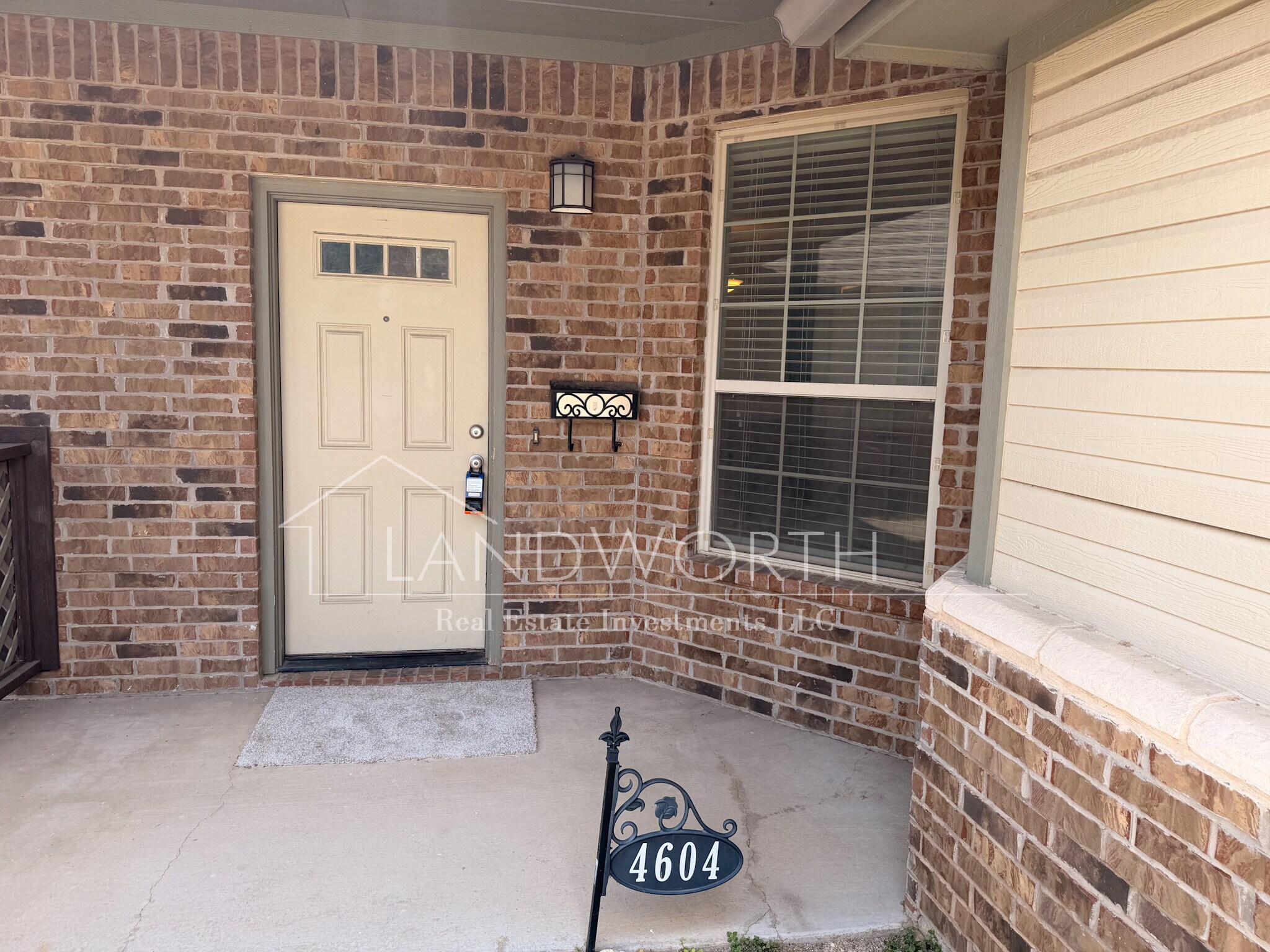 Building Photo - 4604 Angus Dr