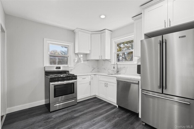 Building Photo - 1631 Paulding Ave