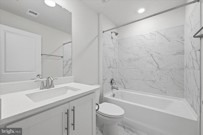 Building Photo - 115 Trellis View Ln