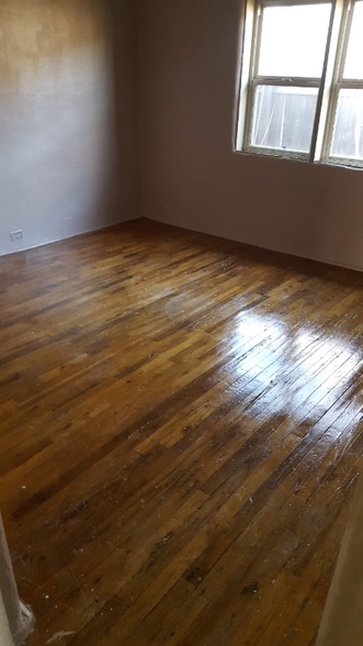 Building Photo - 126 Fiesta St