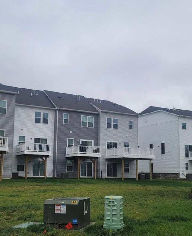 Building Photo - 6 Kohlmyer Dr