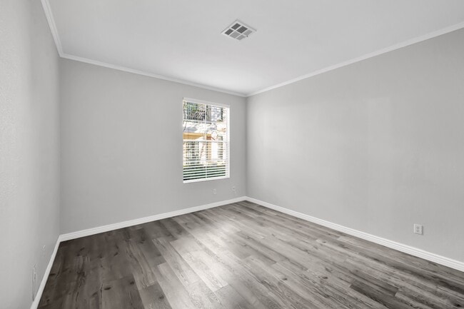 Building Photo - 10858 Sabre Hill Dr