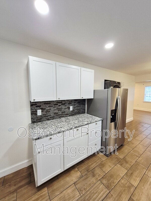 Building Photo - 115 Slagle Ave