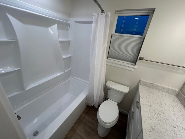 Building Photo - New build Beautiful 3bd, 2bath House in North Tacoma!