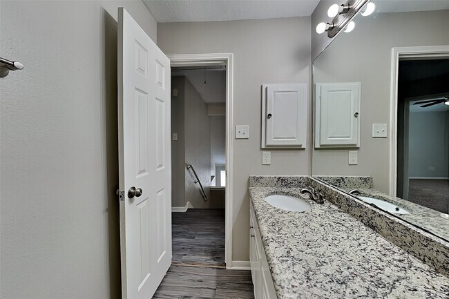 Building Photo - 2331 Trotter Dr