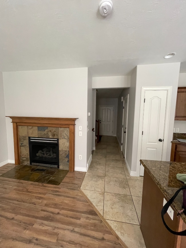 Building Photo - 14771 S Falkland Cove