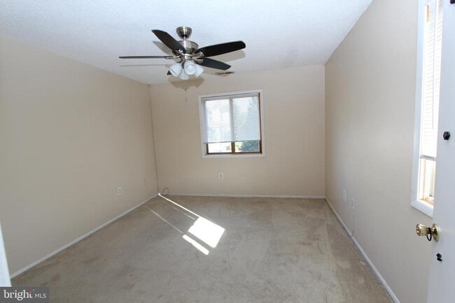 Building Photo - 2202 Aspen Dr