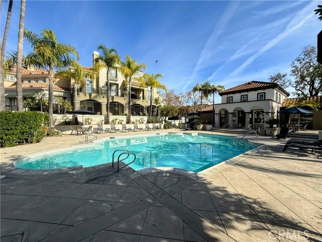 Building Photo - 37 Vía Barcelona