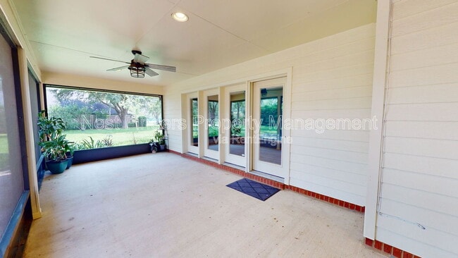 Building Photo - 11881 Honey Locust Dr