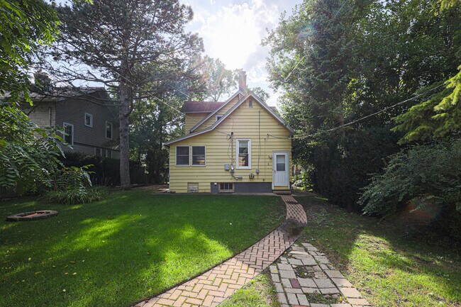 Building Photo - 1623 McGovern Ave
